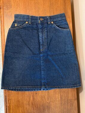 Vintage 1980's Levis Women’s Blue Denim Skirt 26 x 18 Size 5 EUC